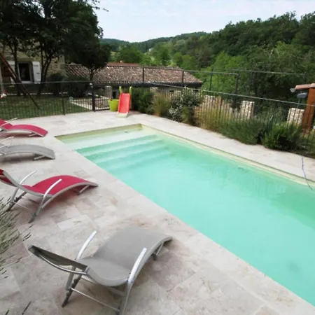 Spacieuse A Avec Piscine Privee